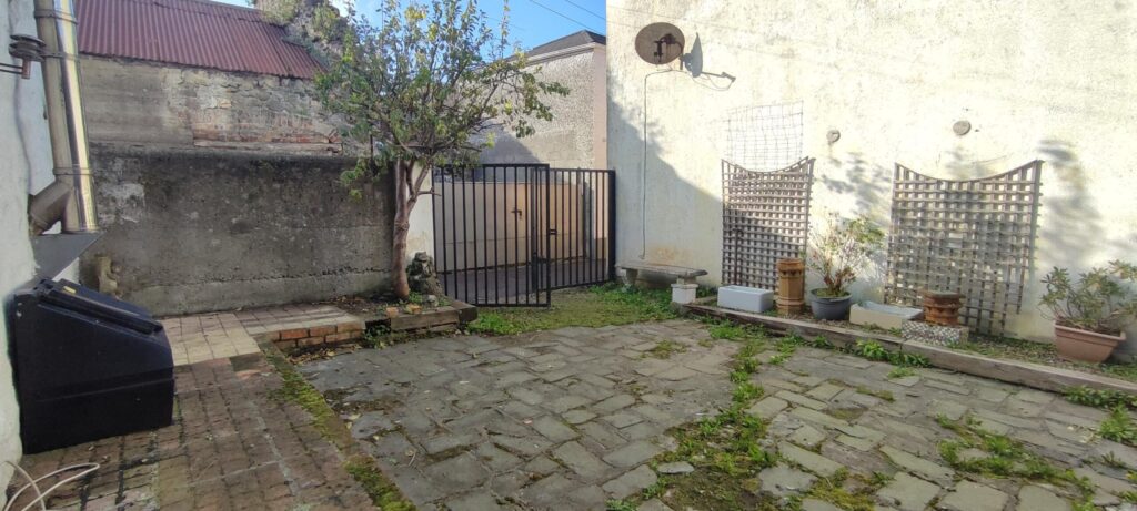 5 Paradise Row, Court Devinish, Athlone, Co. Westmeath N37 XC91 5 Paradise Row, Court Devinish, Athlone, Co. Westmeath N37 XC91