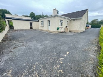Carnagh East, Kiltoom, Athlone, Co. Westmeath N37 YE10 Carnagh East, Kiltoom, Athlone, Co. Westmeath N37 YE10