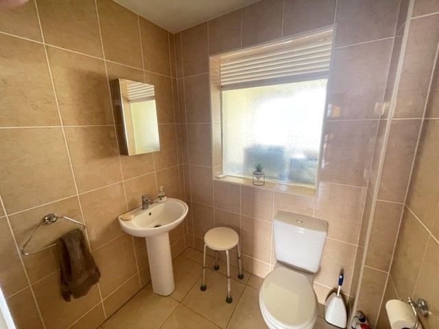 8 St. Coman’s Park, Athlone, co. Roscommon N37 HC61  8 St. Coman’s Park, Athlone, co. Roscommon N37 HC61