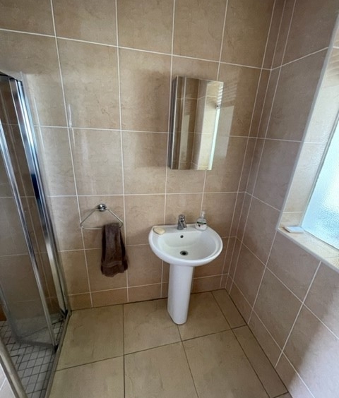 8 St. Coman’s Park, Athlone, co. Roscommon N37 HC61  8 St. Coman’s Park, Athlone, co. Roscommon N37 HC61