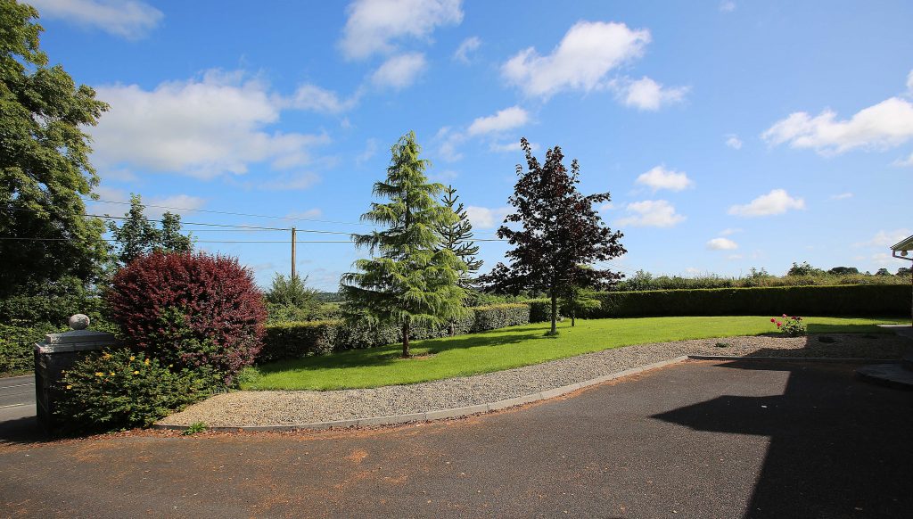 Achara House Walderstown, Athlone, Co. Westmeath Achara House Walderstown, Athlone, Co. Westmeath