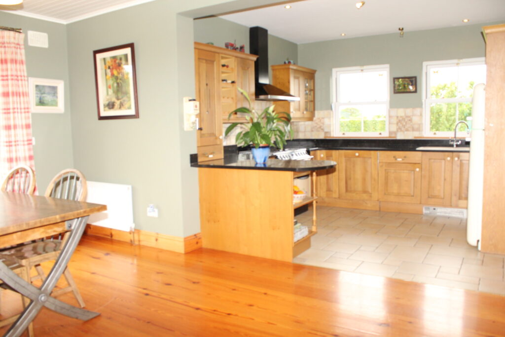 Ballykeeran, Athlone, Co Westmeath N37 R7T3