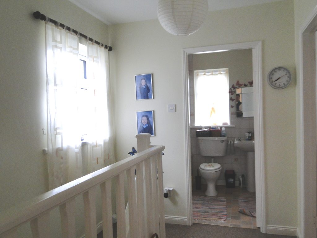 42 Cartron Drive, Athlone, Co. Westmeath 42 Cartron Drive, Athlone, Co. Westmeath