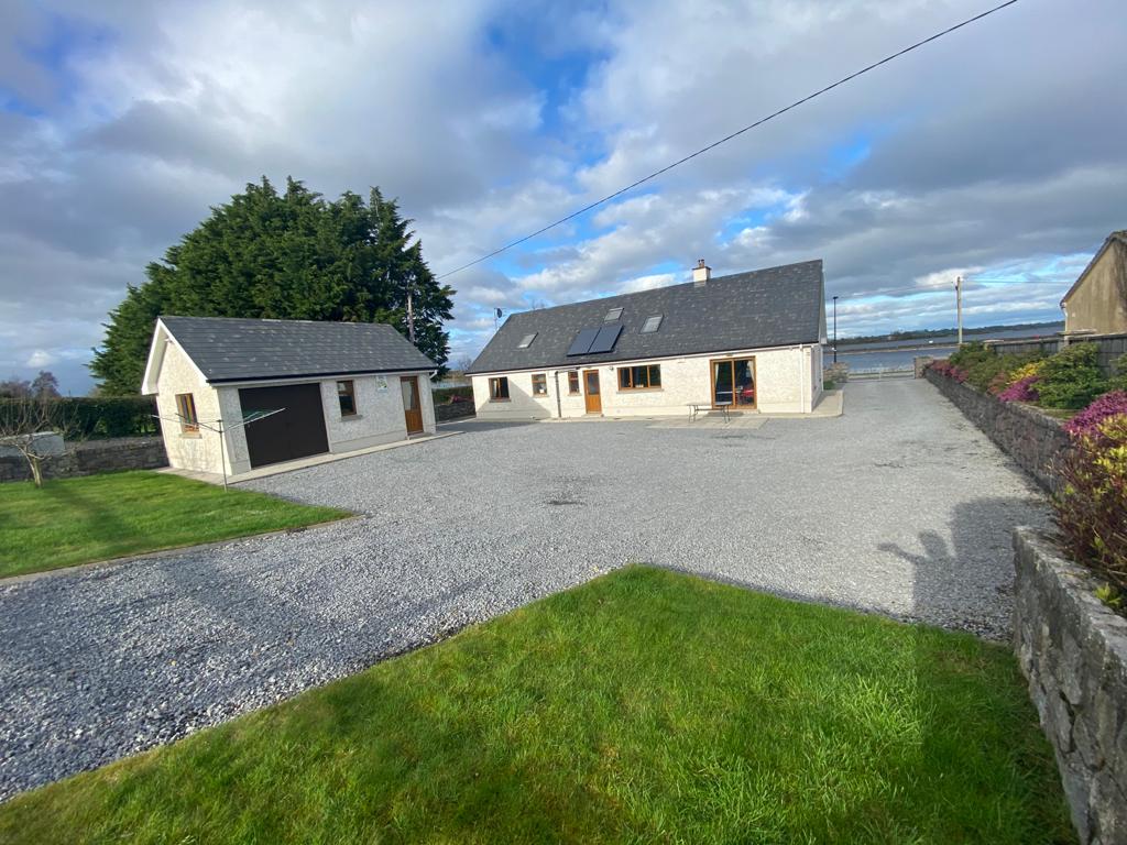Lacken Lodge, Portrunny, Ballymurray, Co.Roscommon F42 EY61 Lacken Lodge, Portrunny, Ballymurray, Co.Roscommon F42 EY61