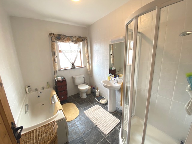 Lacken Lodge, Portrunny, Ballymurray, Co.Roscommon F42 EY61 Lacken Lodge, Portrunny, Ballymurray, Co.Roscommon F42 EY61