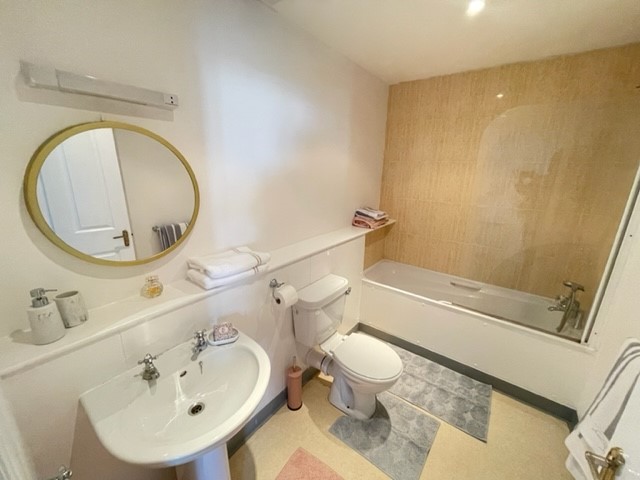 Apartment 9, Portanure House, Ardrí, Dublin Road, Athlone, Co. Westmeath Apartment 9, Portanure House, Ardrí, Dublin Road, Athlone, Co. Westmeath