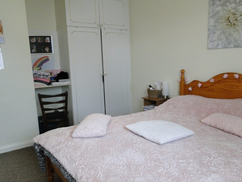 42 Cartron Drive, Athlone, Co. Westmeath 42 Cartron Drive, Athlone, Co. Westmeath