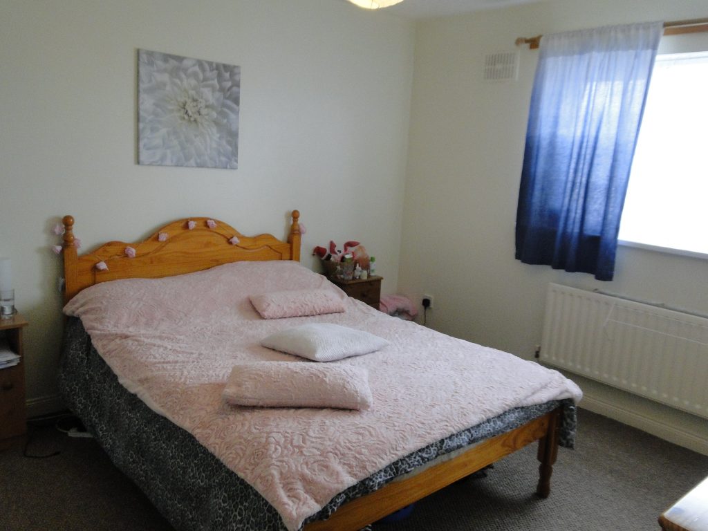 42 Cartron Drive, Athlone, Co. Westmeath 42 Cartron Drive, Athlone, Co. Westmeath