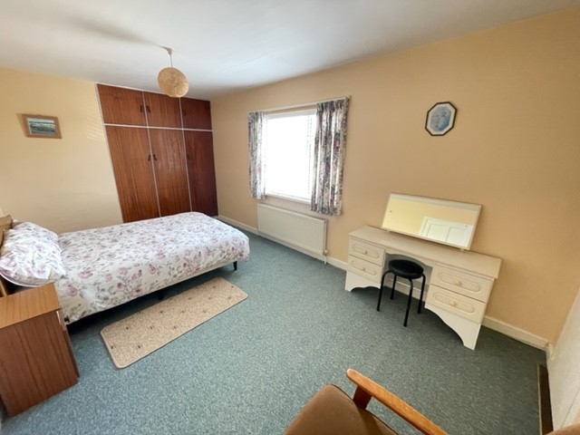 8 St. Coman’s Park, Athlone, co. Roscommon N37 HC61  8 St. Coman’s Park, Athlone, co. Roscommon N37 HC61