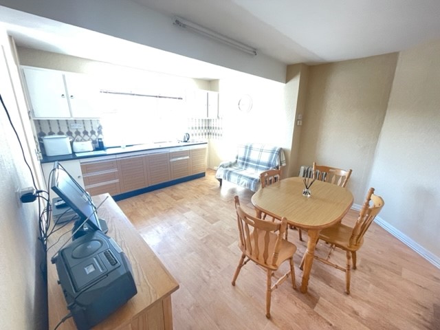 8 St. Coman’s Park, Athlone, co. Roscommon N37 HC61  8 St. Coman’s Park, Athlone, co. Roscommon N37 HC61