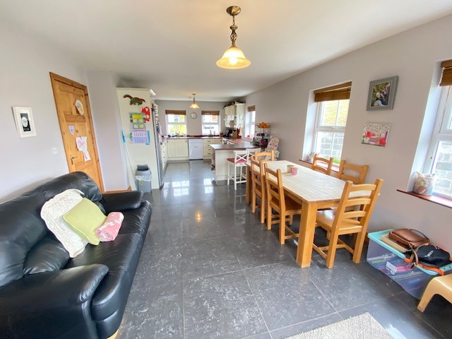 34 Greenhills Drive, Knockcroghery, Co. Roscommon 34 Greenhills Drive, Knockcroghery, Co. Roscommon