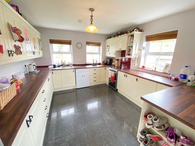 34 Greenhills Drive, Knockcroghery, Co. Roscommon 34 Greenhills Drive, Knockcroghery, Co. Roscommon
