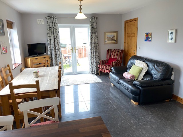 34 Greenhills Drive, Knockcroghery, Co. Roscommon 34 Greenhills Drive, Knockcroghery, Co. Roscommon