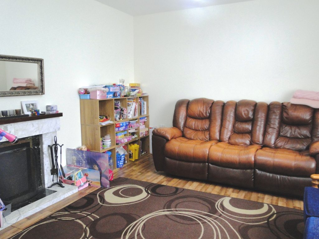 42 Cartron Drive, Athlone, Co. Westmeath 42 Cartron Drive, Athlone, Co. Westmeath