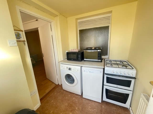 8 St. Coman’s Park, Athlone, co. Roscommon N37 HC61  8 St. Coman’s Park, Athlone, co. Roscommon N37 HC61